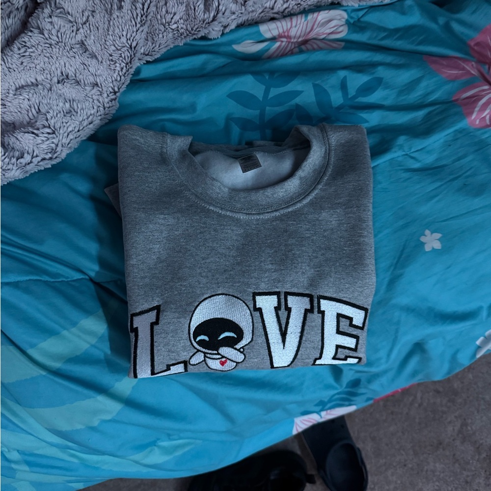 Gray Love Graphic Sweatshirt